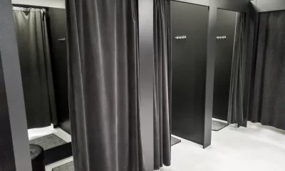 numai-eu-am-probleme-cu-cabinele-de-proba